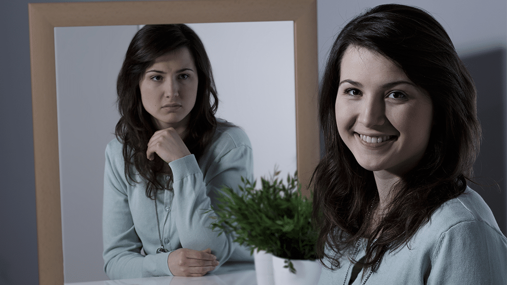Junge Frau mit Burn-on © Photographee.eu – Adobe Stock
